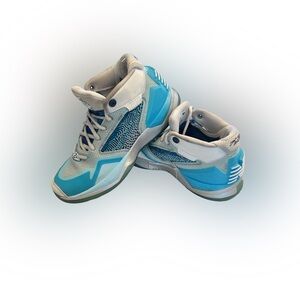 Boy’s New Balance Kawhi Santa Klaus Basketball Sneakers Size 5 GBKLST01